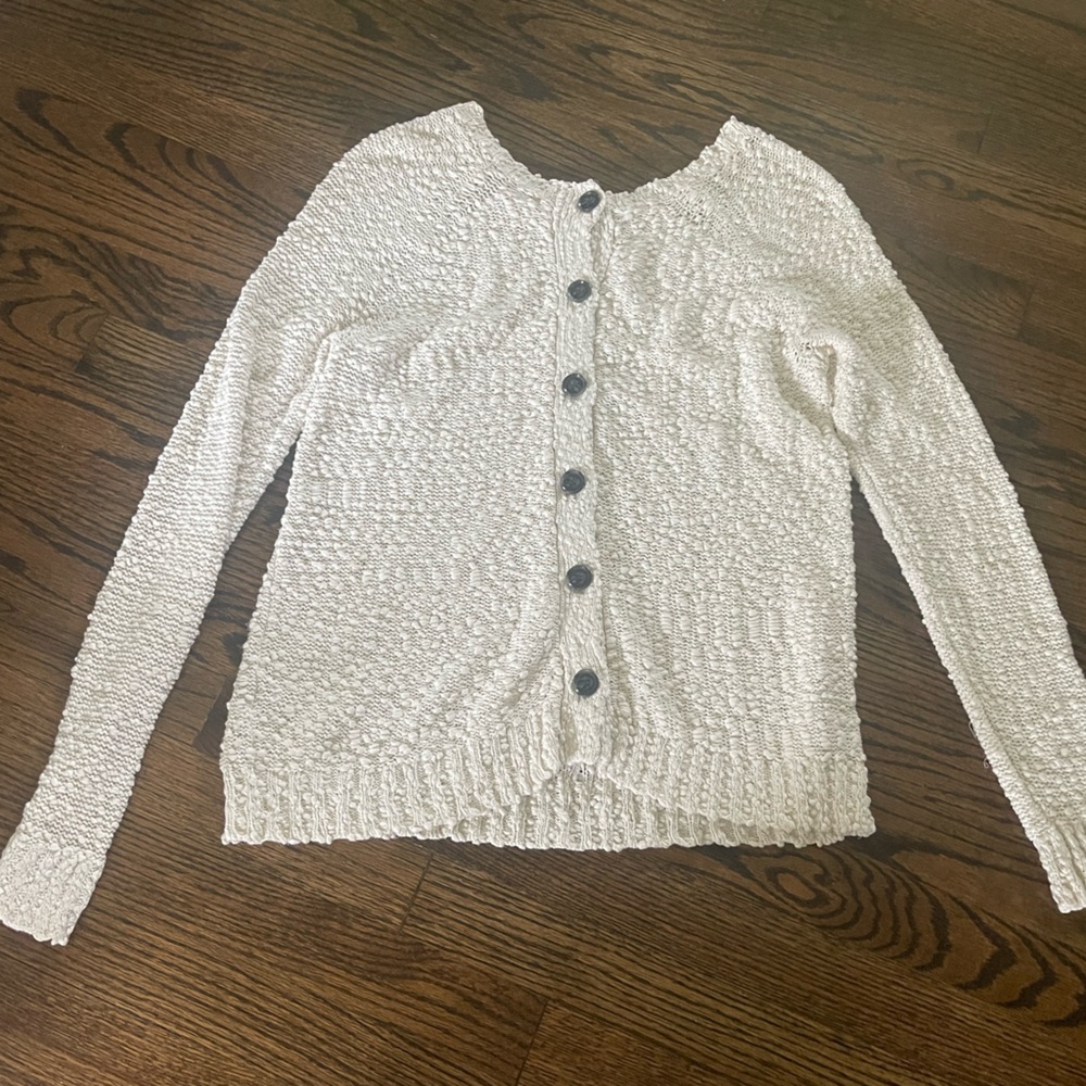 hinge button up back sweater